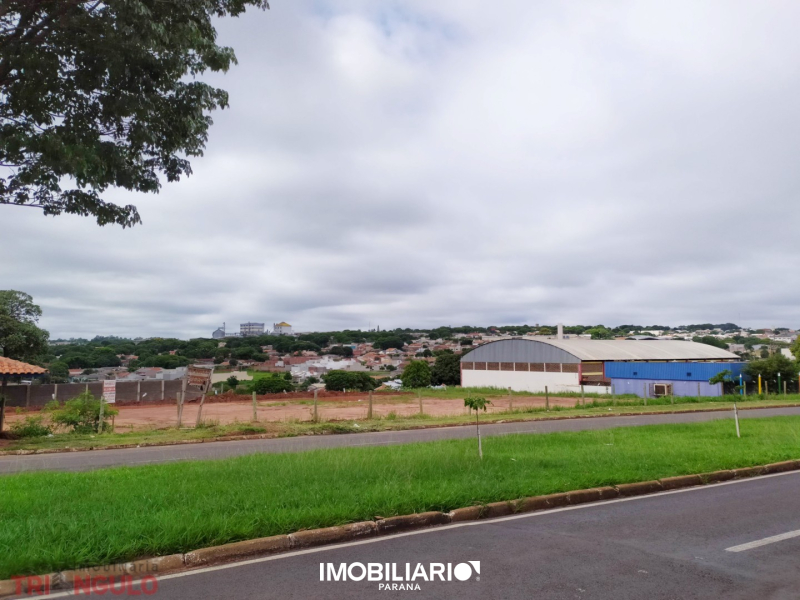 Terreno para  Alugar em Umuarama pela Imobiliária Triangulo
