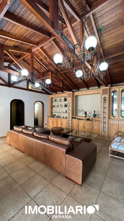 Sobrado para  Venda em Campo Mourão pela Casa fácil