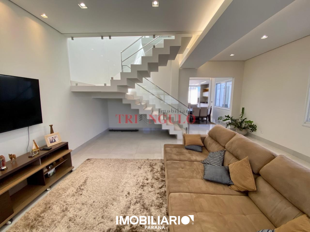 Sobrado para  Venda em Umuarama pela Imobiliária Triangulo