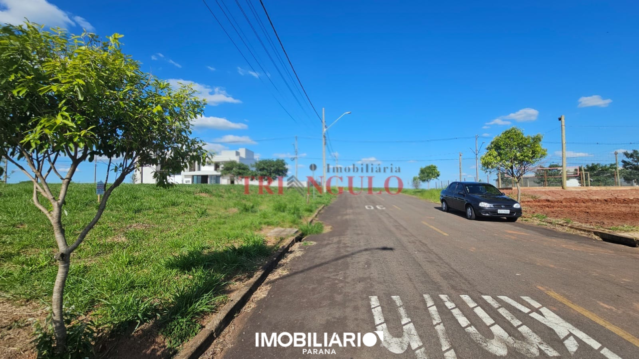 Terreno para  Venda em Umuarama pela Imobiliária Triangulo
