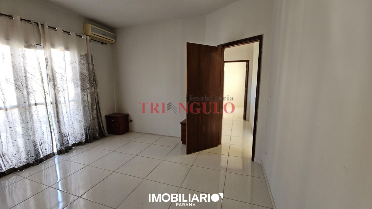 Sobrado para  Venda em Umuarama pela Imobiliária Triangulo