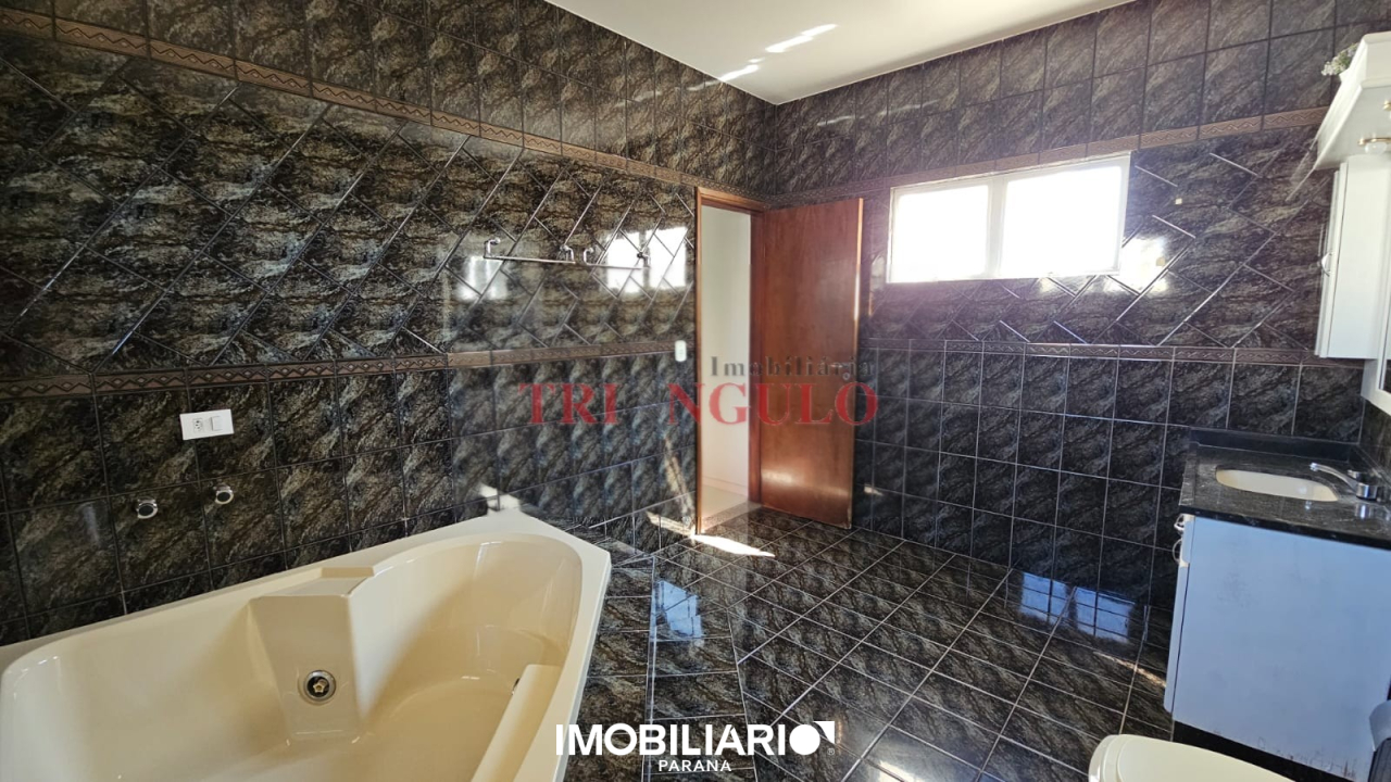 Sobrado para  Venda em Umuarama pela Imobiliária Triangulo