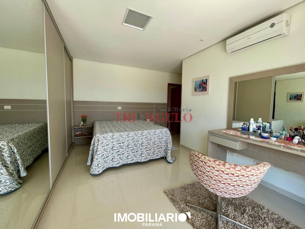 Sobrado para  Venda em Umuarama pela Imobiliária Triangulo