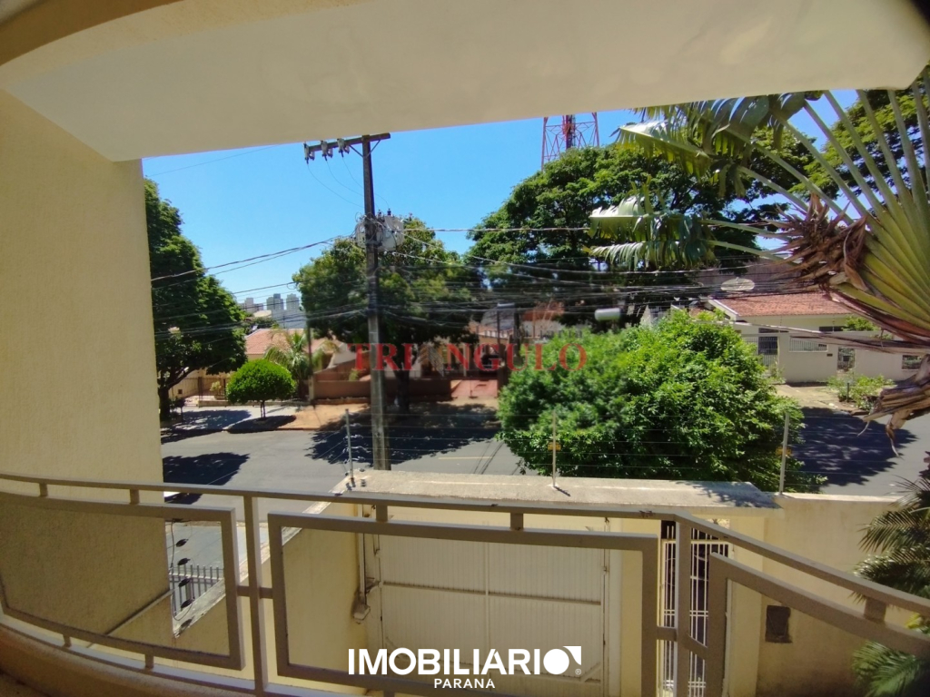 Sobrado para  Venda em Umuarama pela Imobiliária Triangulo