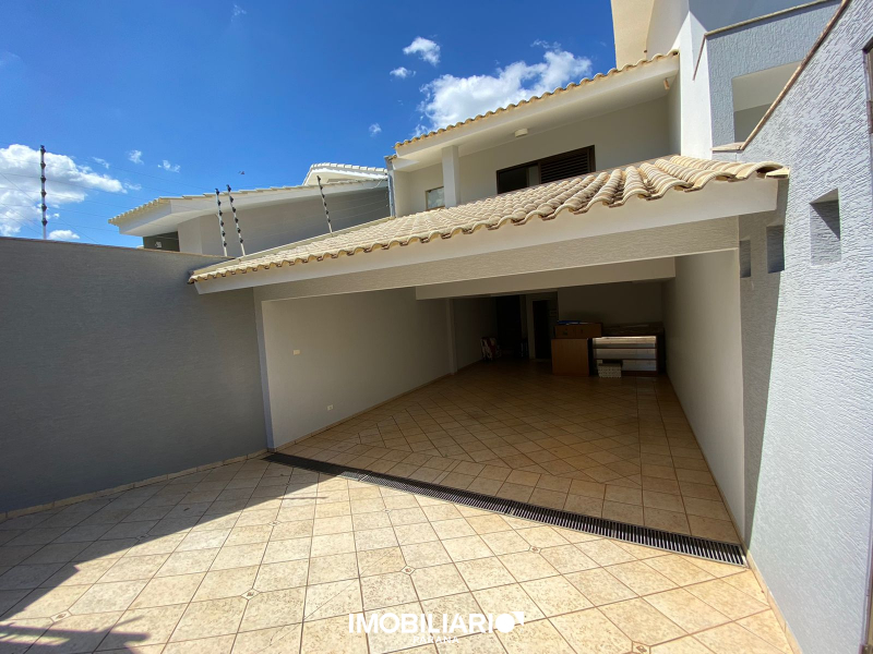 Sobrado para  Venda em Umuarama pela Marcelo