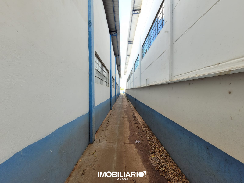 Salão Comercial para  Alugar em Umuarama pela Delta