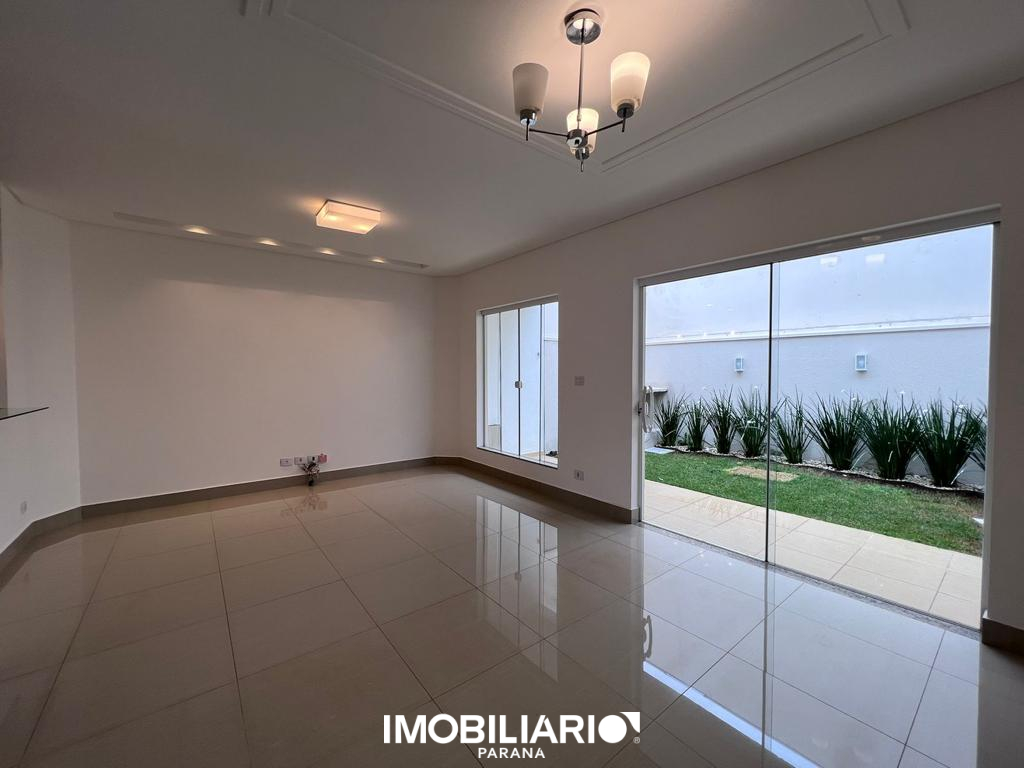 Sobrado para  Venda em Campo Mourão pela Nadiel Imóveis