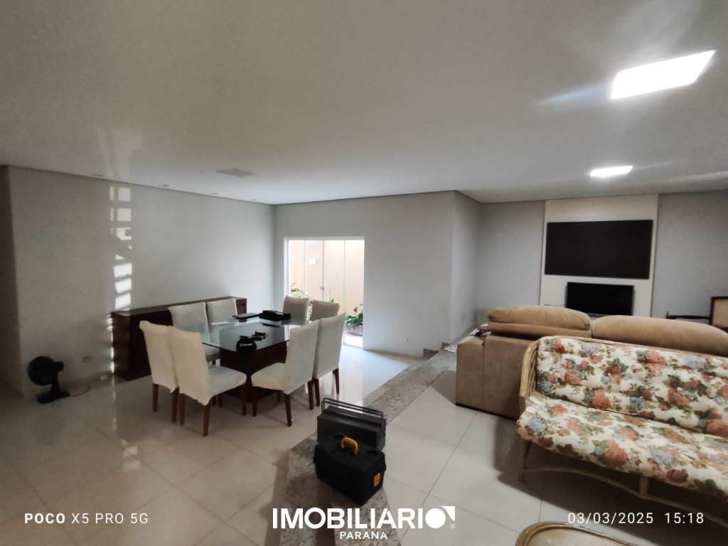 Residência para  Venda em Umuarama pela Delta