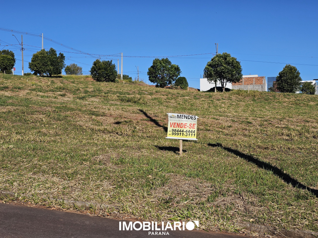 UMA QUADRA AV. PARANÁ