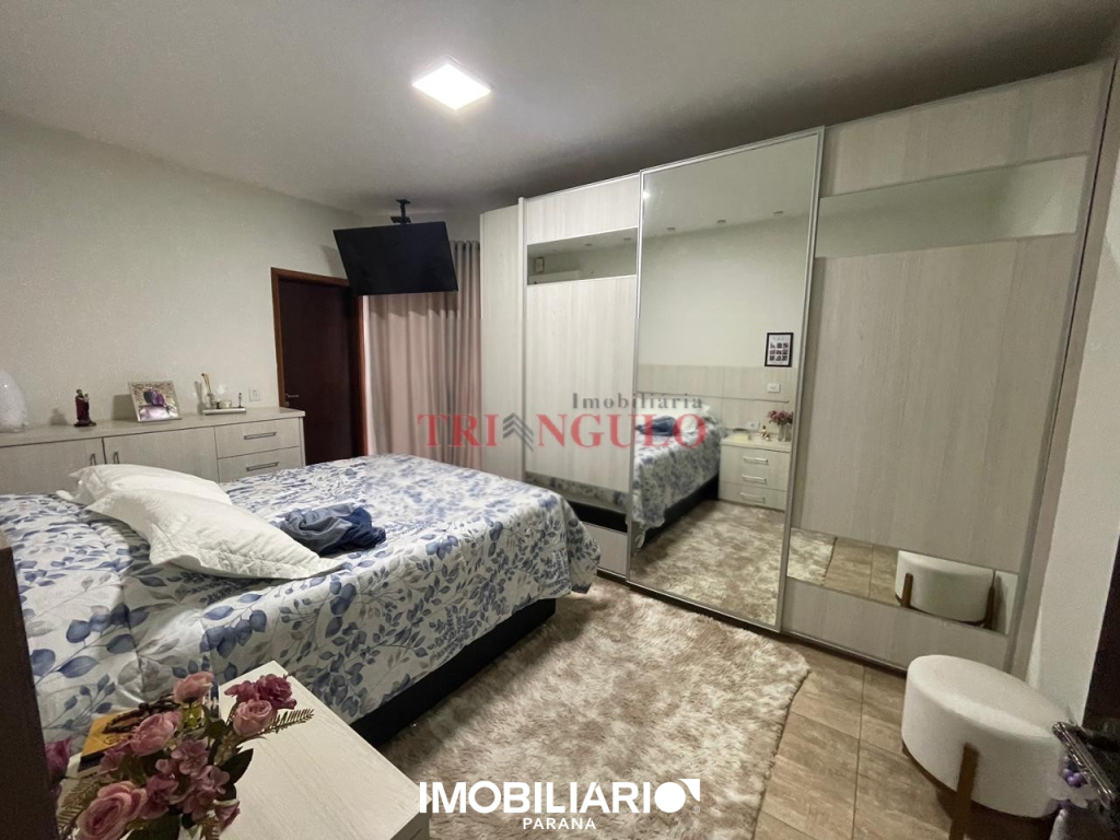 Sobrado para  Venda em Umuarama pela Imobiliária Triangulo