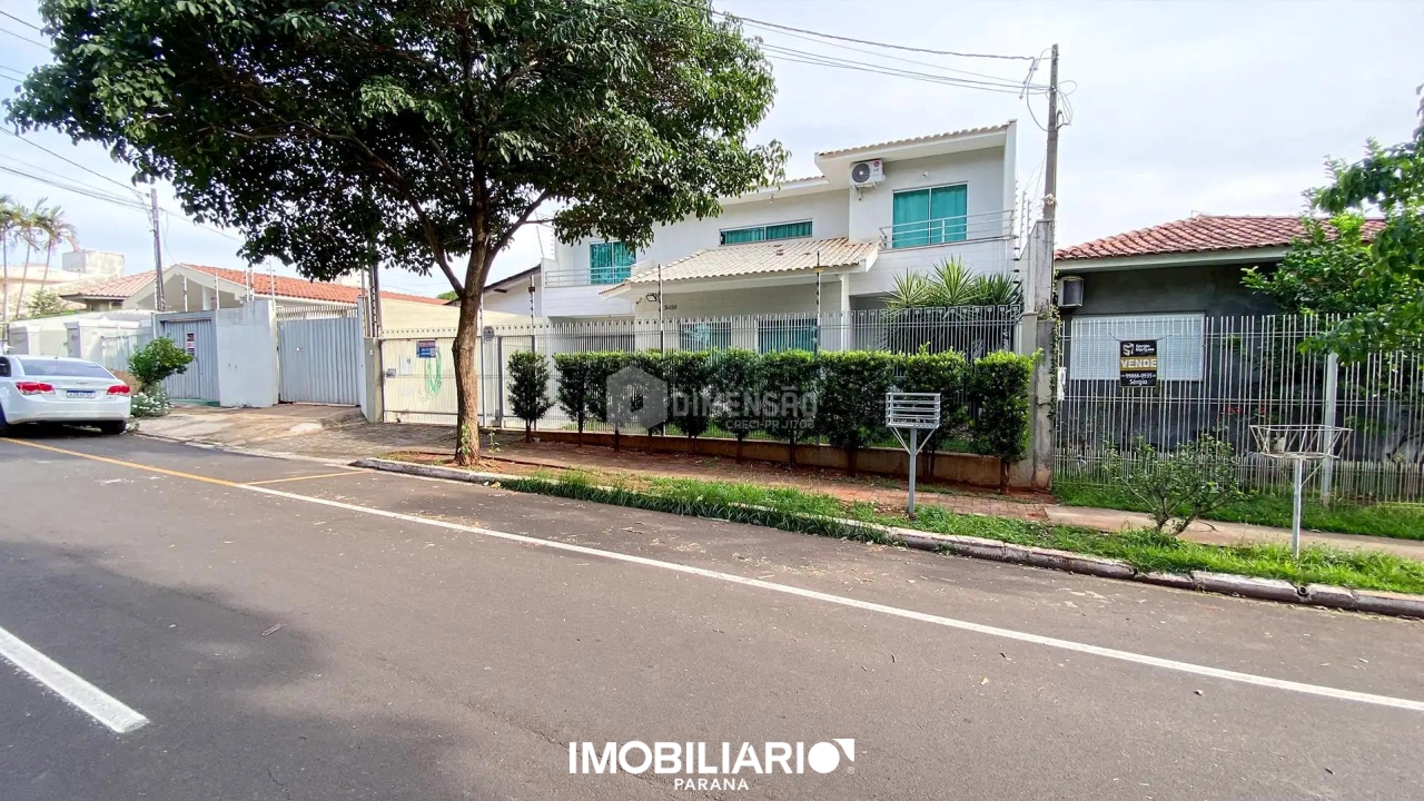 Sobrado para  Venda em Umuarama pela Dimensão