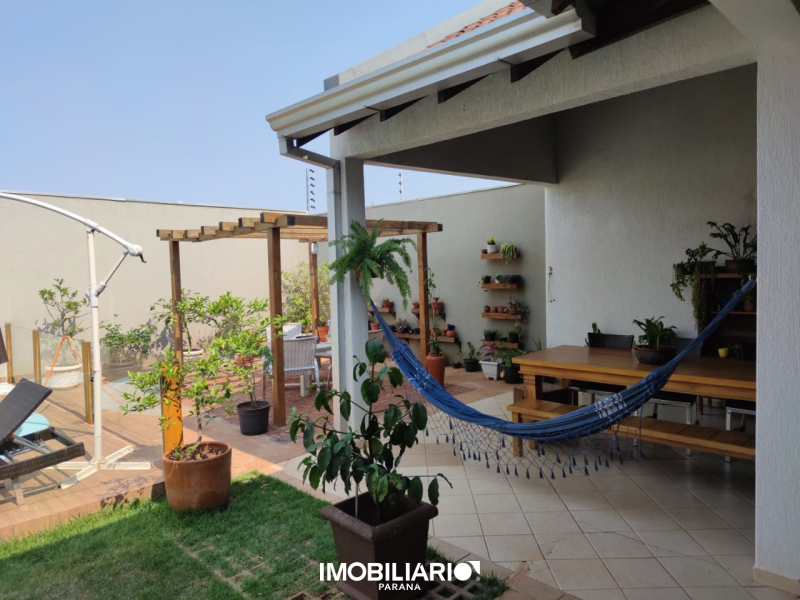 Residência para  Venda em Umuarama pela Delta