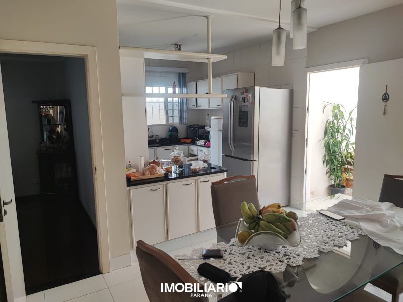 Sobrado para  Venda em Umuarama pela Araujo