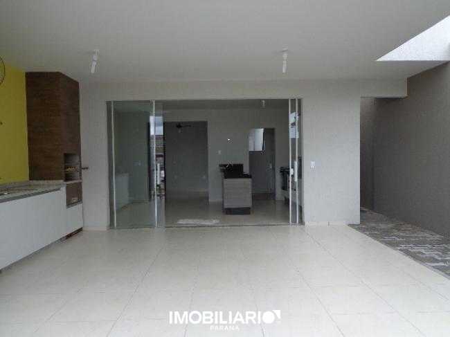 Residência para  Venda em Umuarama pela Paulo Mendes