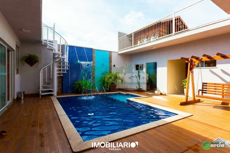 Sobrado para  Venda em Umuarama pela Garcia Imóveis