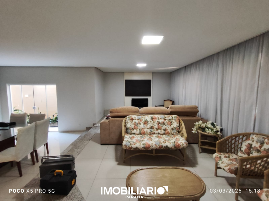 Residência para  Venda em Umuarama pela Delta