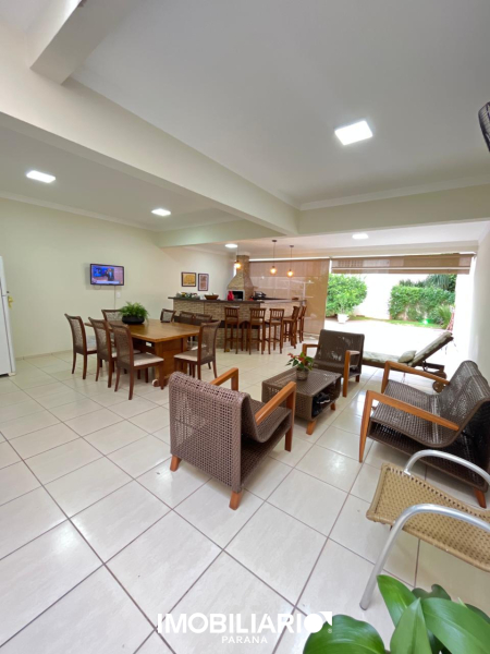 Sobrado para  Venda em Umuarama pela Sérgio Marques