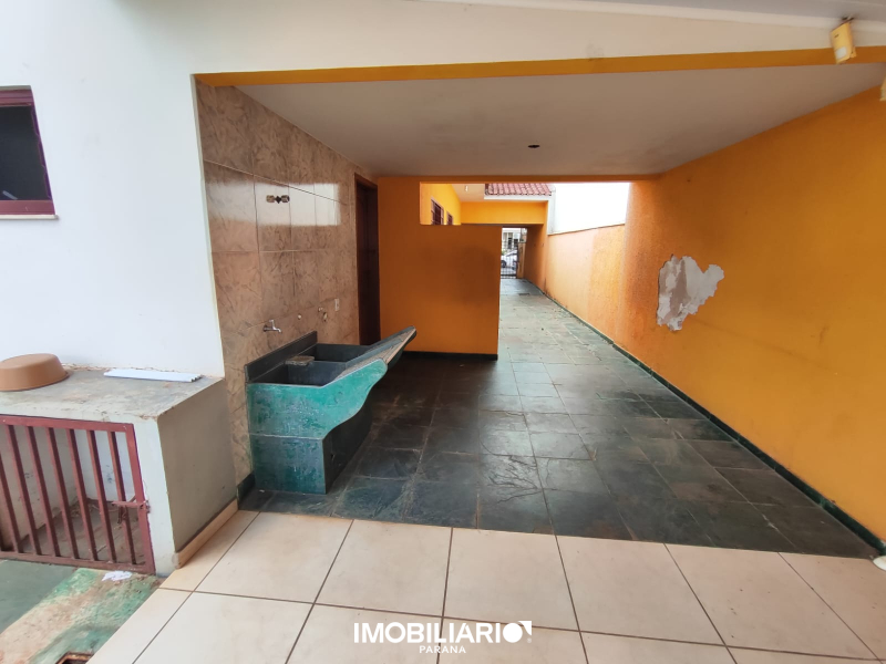 Residência para  Venda em Umuarama pela Delta