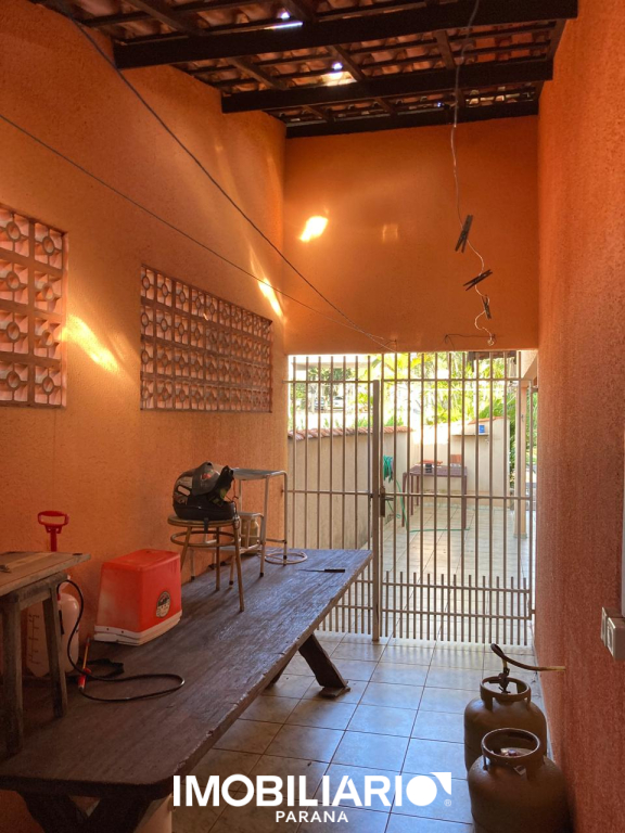 Residência para  Venda em Umuarama pela Delta