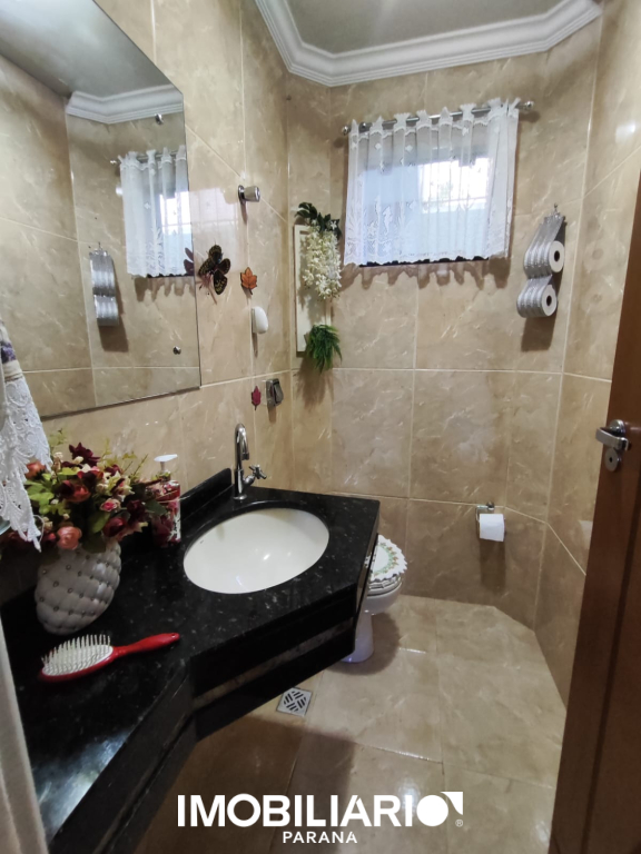 Residência para  Venda em Umuarama pela Delta