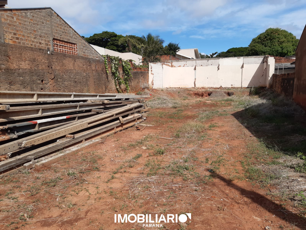 Terreno para  Venda em Umuarama pela Elisia Neves