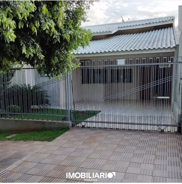 Residência para  Venda em Umuarama pela Bom Imóveis