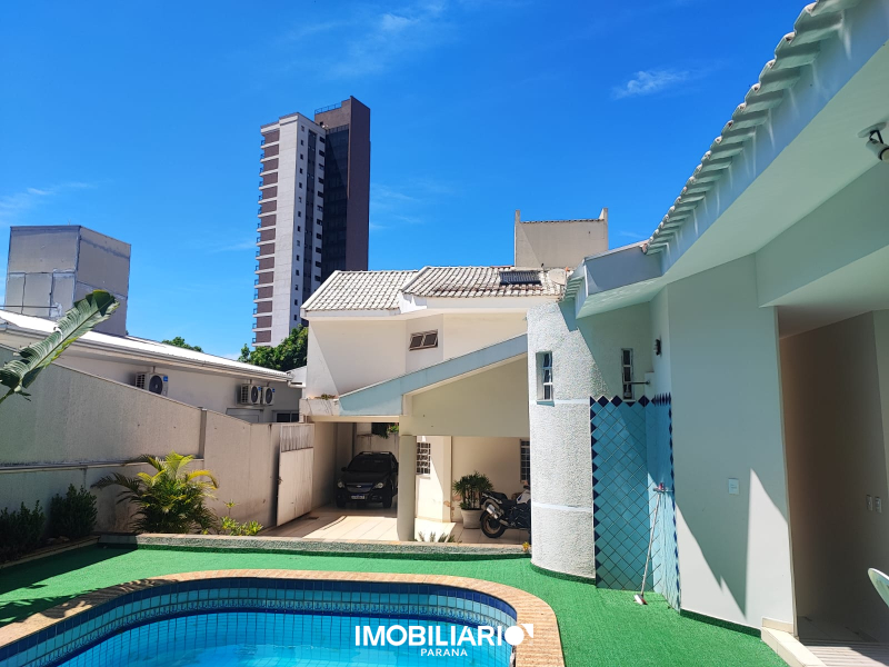 Sobrado para  Venda em Umuarama pela Araujo