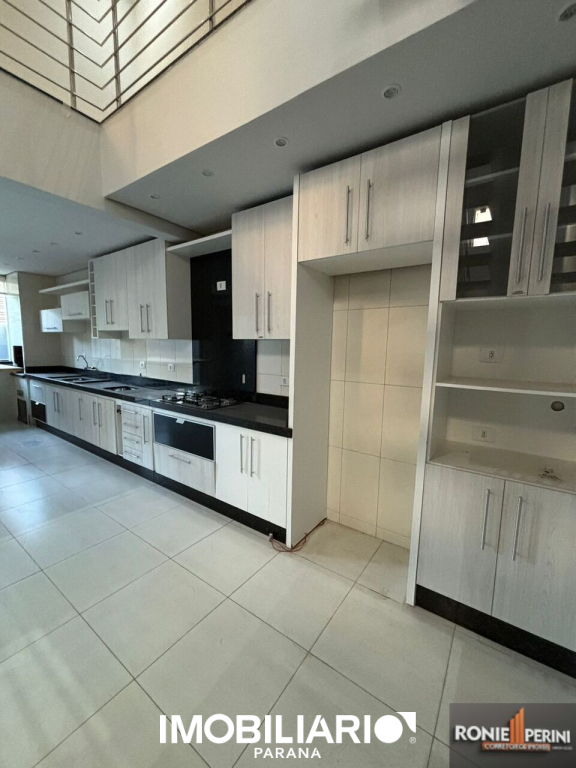 Sobrado para  Venda em Umuarama pela Ronie Perini