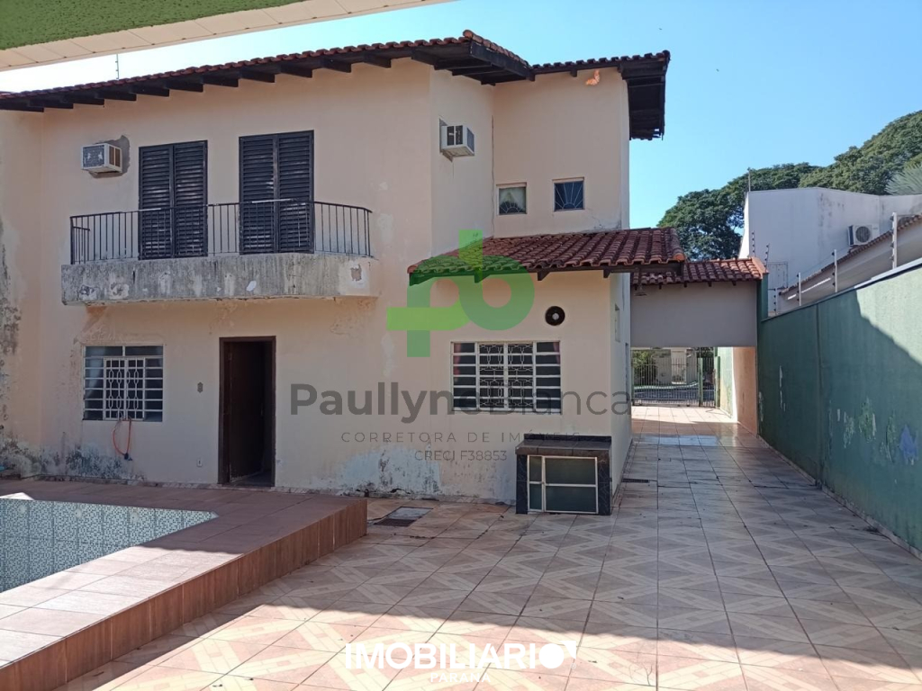 Sobrado para  Venda em Umuarama pela Paullyne Bianca corretora de imóveis
