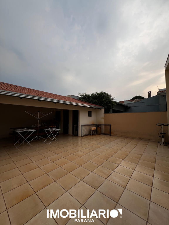 Residência para  Venda em Umuarama pela Caetano & Otávio