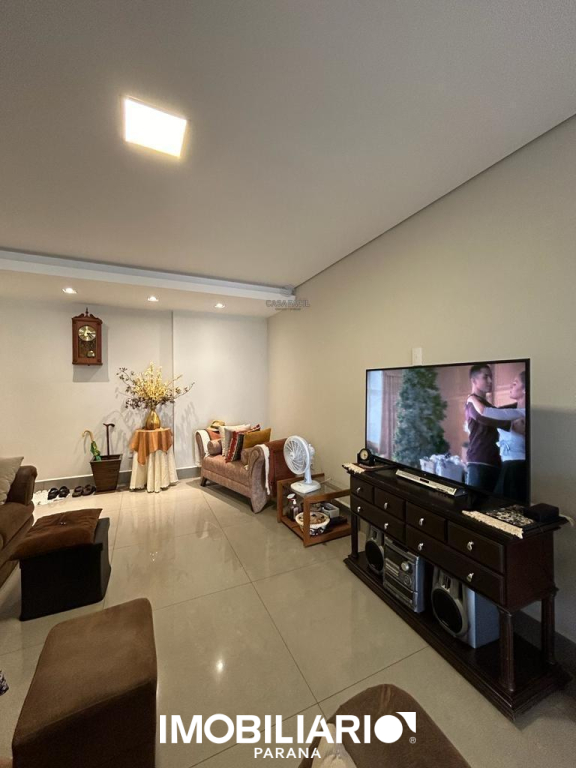 Apartamento para  Venda em Campo Mourão pela Casa fácil