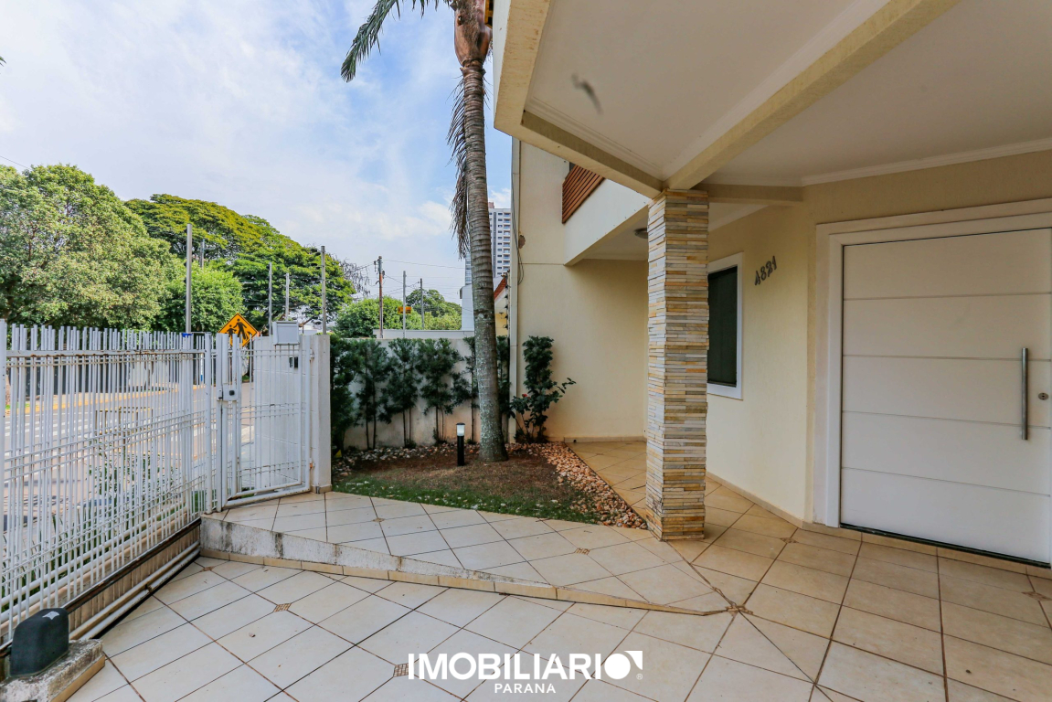 Sobrado para  Venda em Umuarama pela FBF Capital