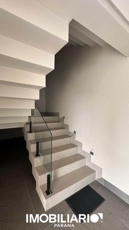 Sobrado para  Venda em Campo Mourão pela Casa fácil