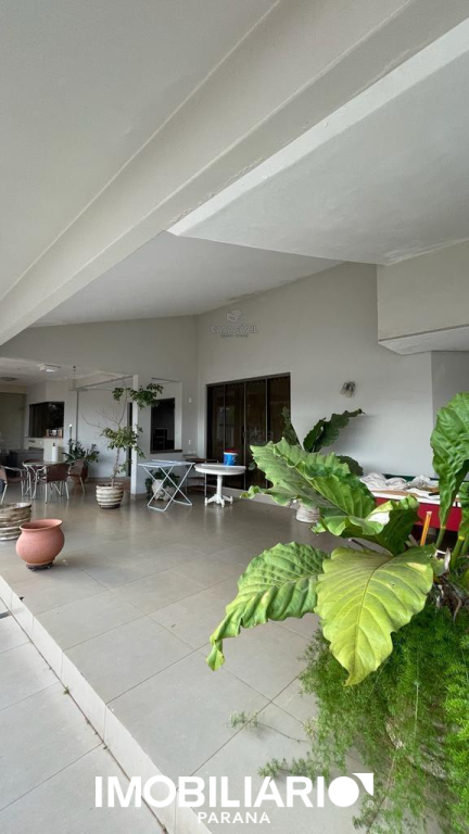 Sobrado para  Venda em Campo Mourão pela Casa fácil