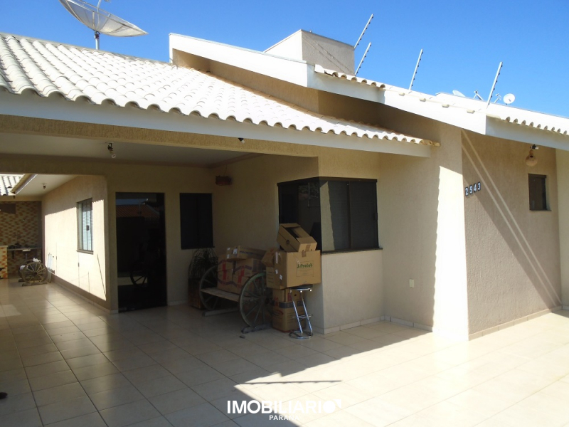 Residência para  Venda em Umuarama pela Bom Imóveis