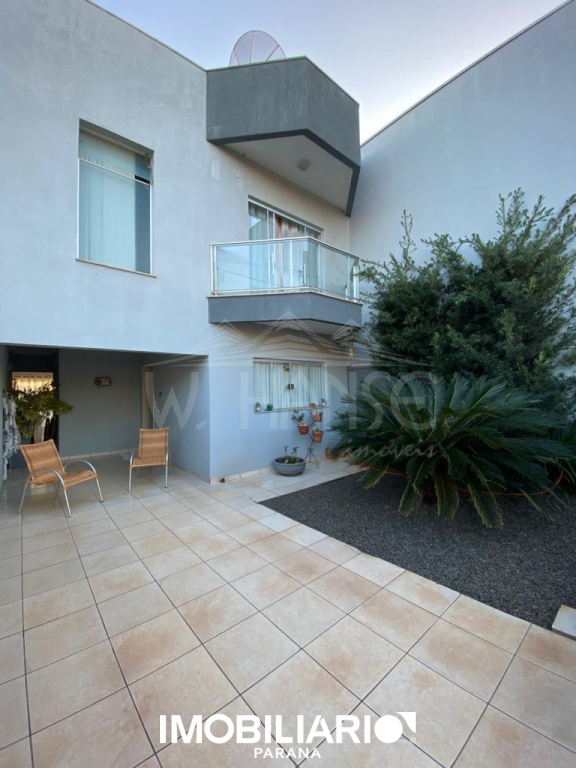 Sobrado para  Venda em Campo Mourão pela W. Hanse Imóveis