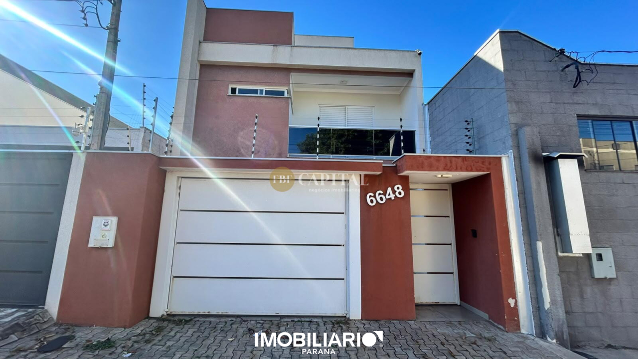 Sobrado para  Venda em Umuarama pela FBF Capital
