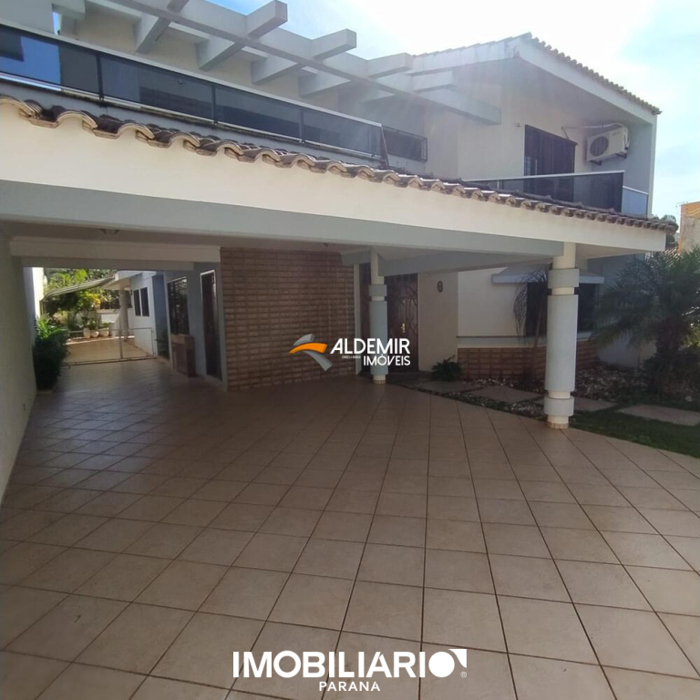 Sobrado para  Venda em Umuarama pela Aldemir Imóveis