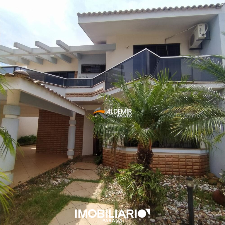 Sobrado para  Venda em Umuarama pela Aldemir Imóveis