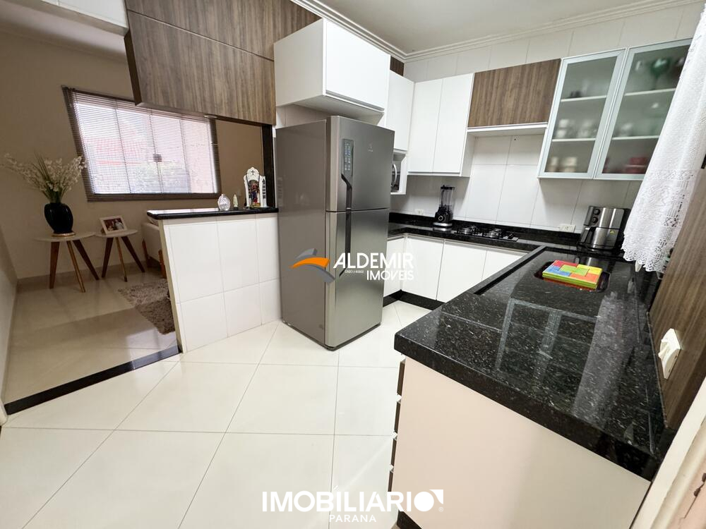 Sobrado para  Venda em Umuarama pela Aldemir Imóveis