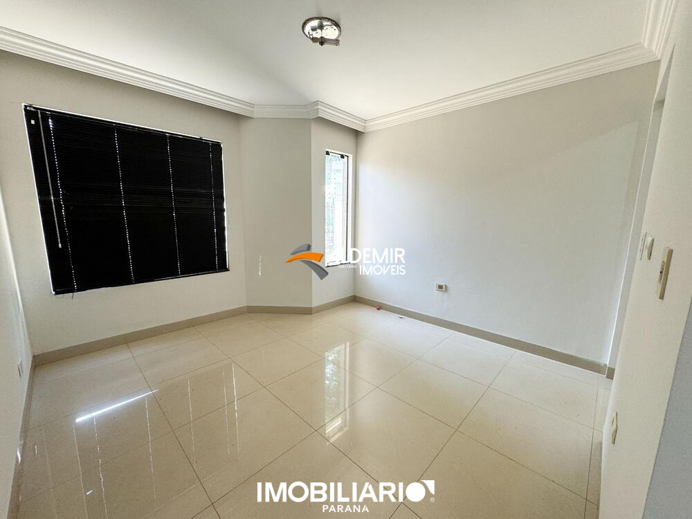 Sobrado para  Alugar em Umuarama pela Aldemir Imóveis