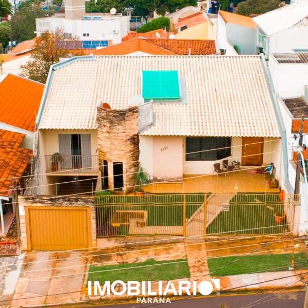 Sobrado para  Venda em Umuarama pela Depieri Negócios Imobiliários