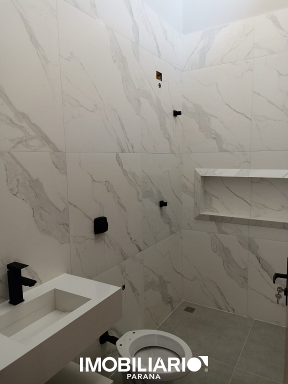 Residência para  Venda em Umuarama pela Bom Imóveis