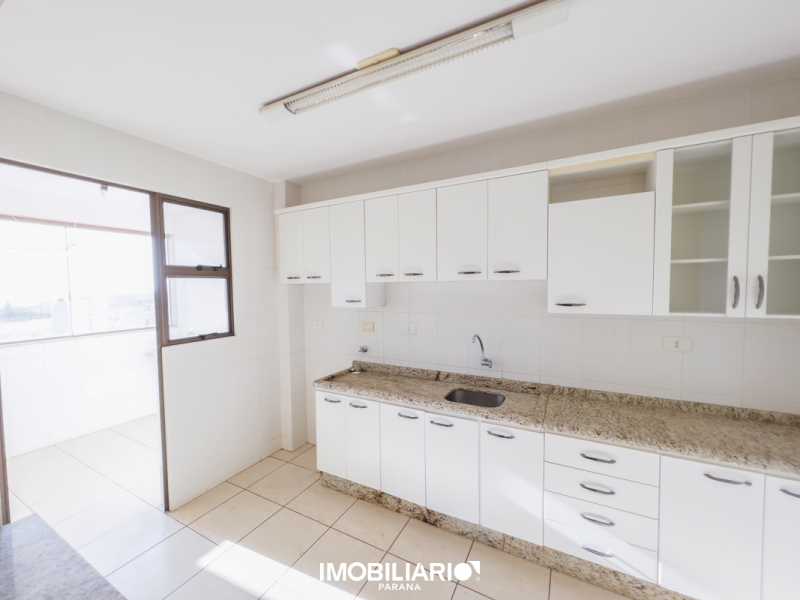 Vista cozinha e área de serviços