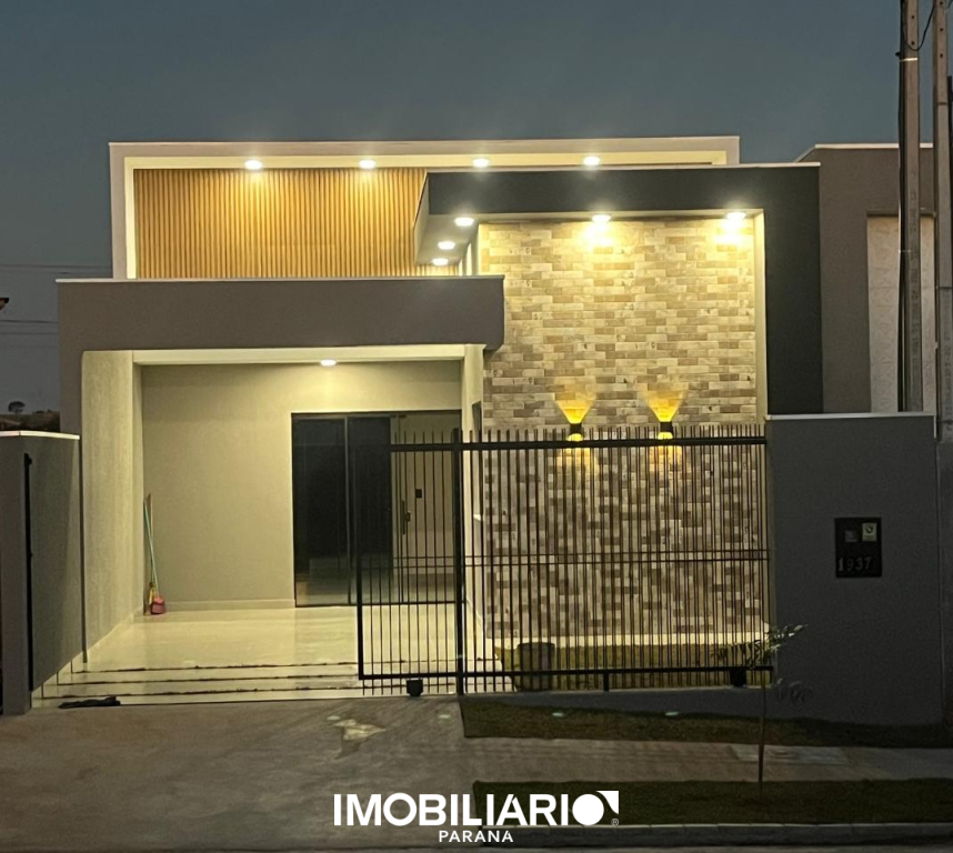 Fachada de casa durante a noite