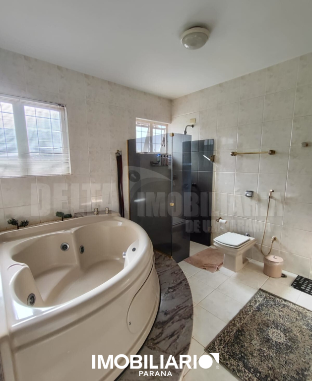 Banheiro da suíte com hidromassagem 