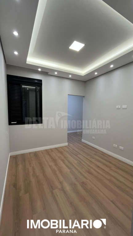 Suíte com janela automatizada