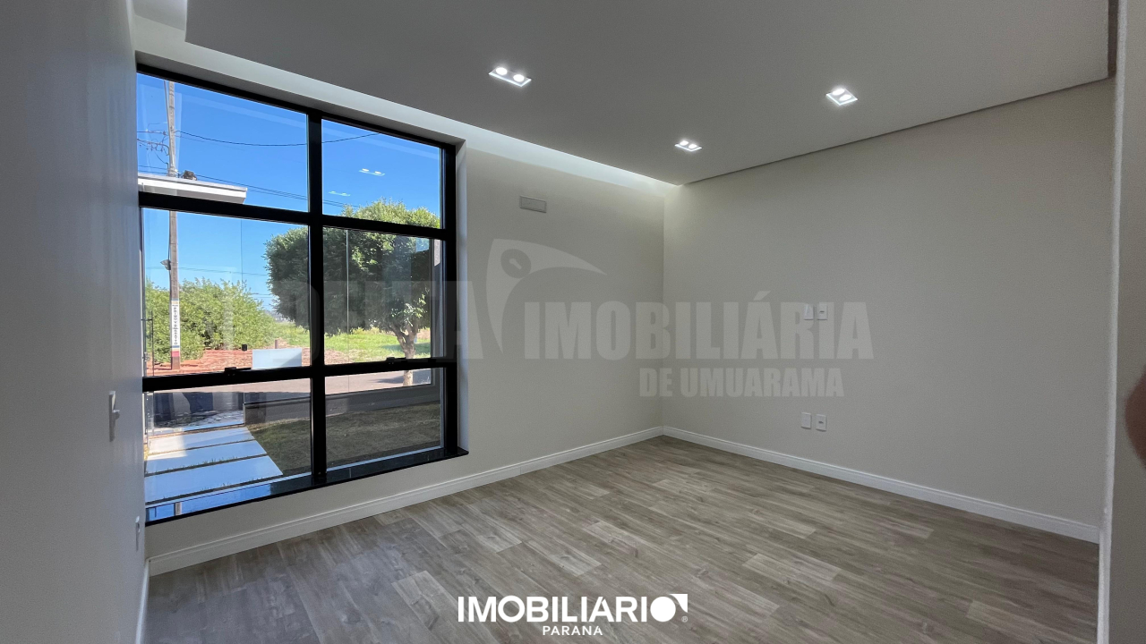 Suíte com piso laminado