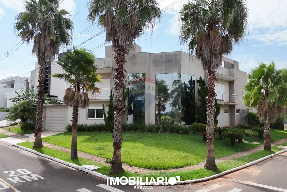 Sobrado para  Venda em Umuarama pela Remax Majob