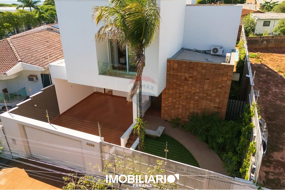 Sobrado para  Venda em Umuarama pela Remax Majob